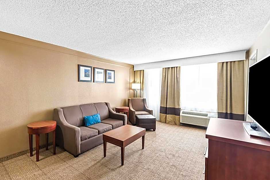 Comfort Inn & Suites Heath - Newark South