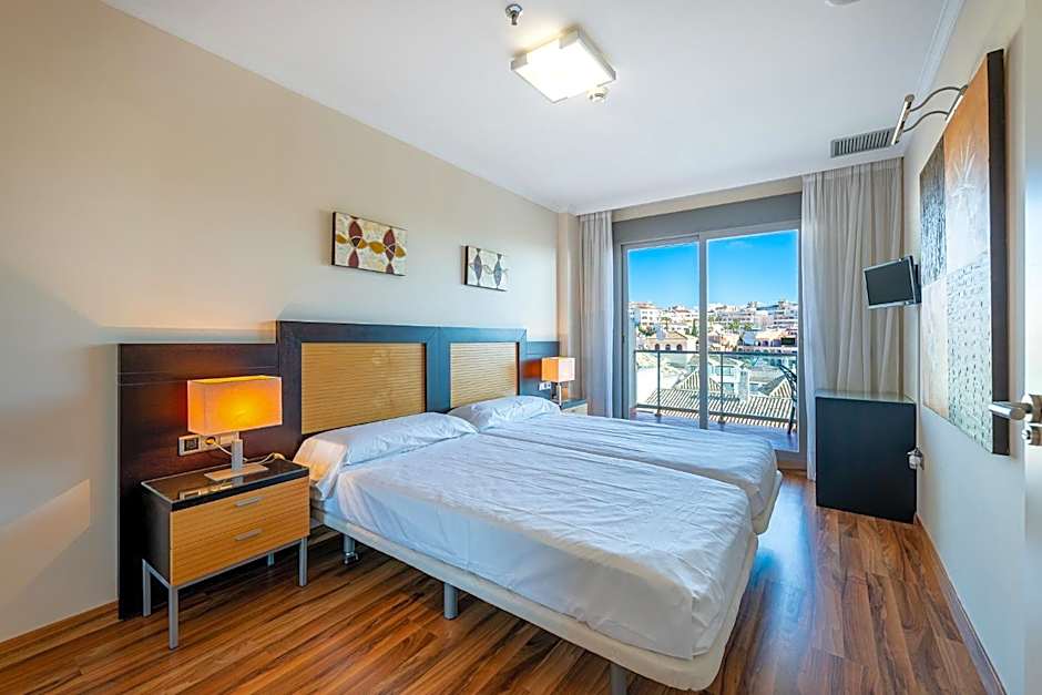 797 HOLIDAY RENTALS - ARCOSUR1- Moderno apartamento con terraza y vistas