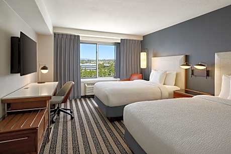 Queen Room with Two Queen Beds - High Floor