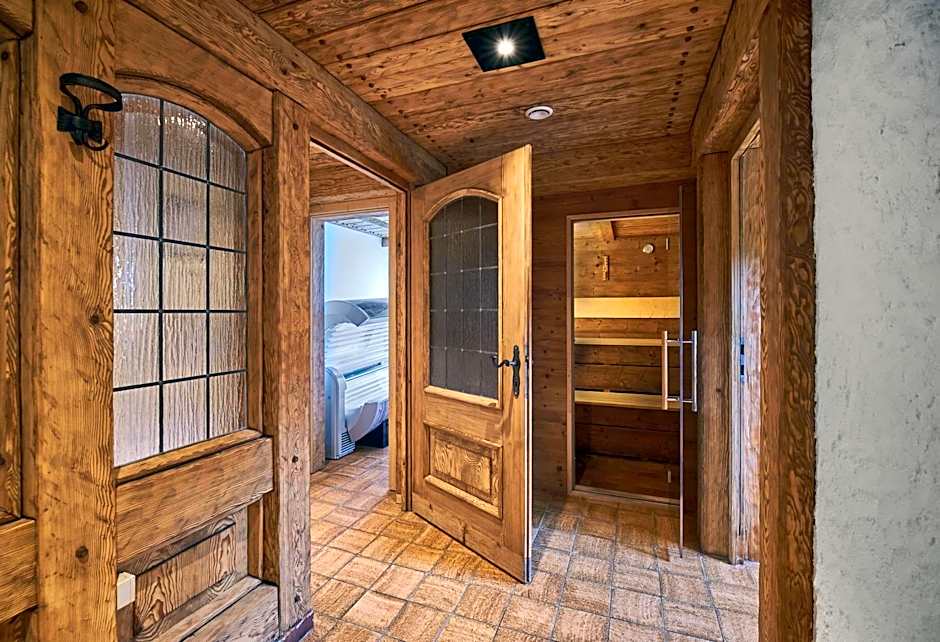 Aktivhotel & Gasthof Schmelz Ihr familienfreundliches Urlaubs Hotel mit Wellness, Almsauna, Chiemgau Karte