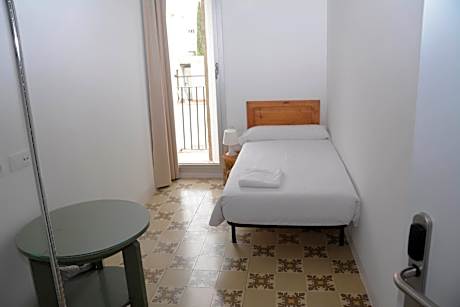 Single Room with Private External Bathroom