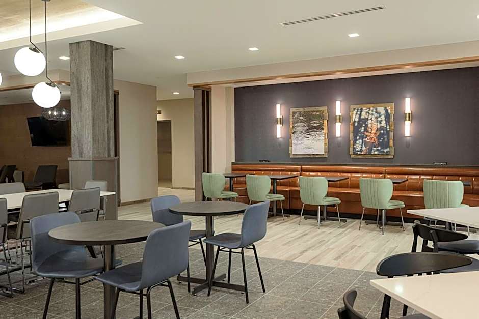 Fairfield Inn & Suites Cincinnati Oakley