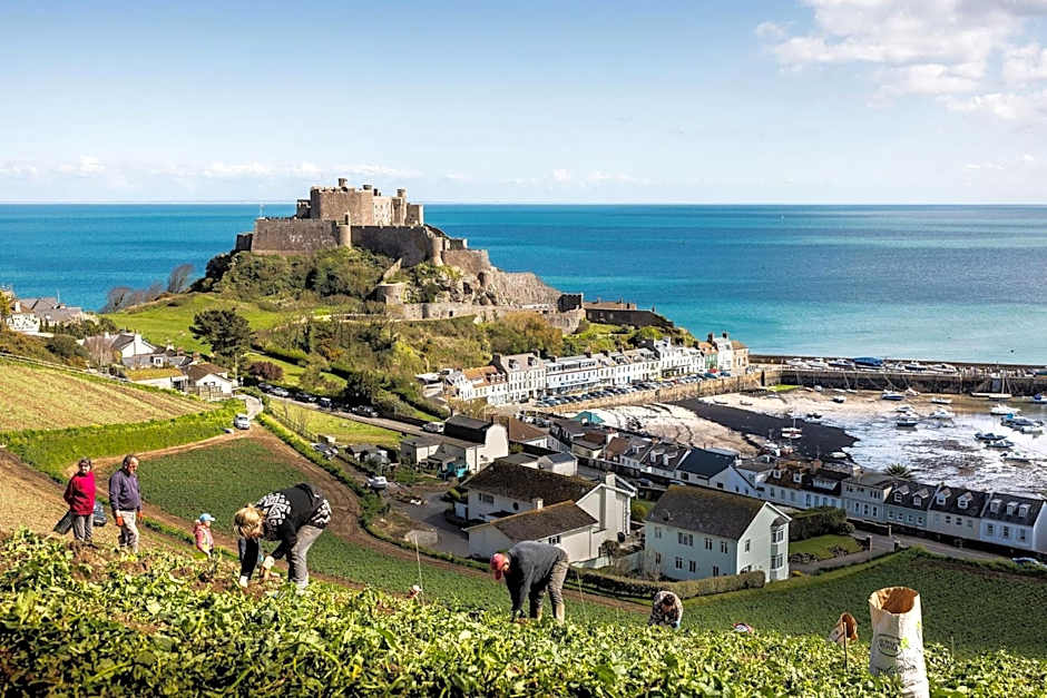 The Moorings Hotel & Restaurant