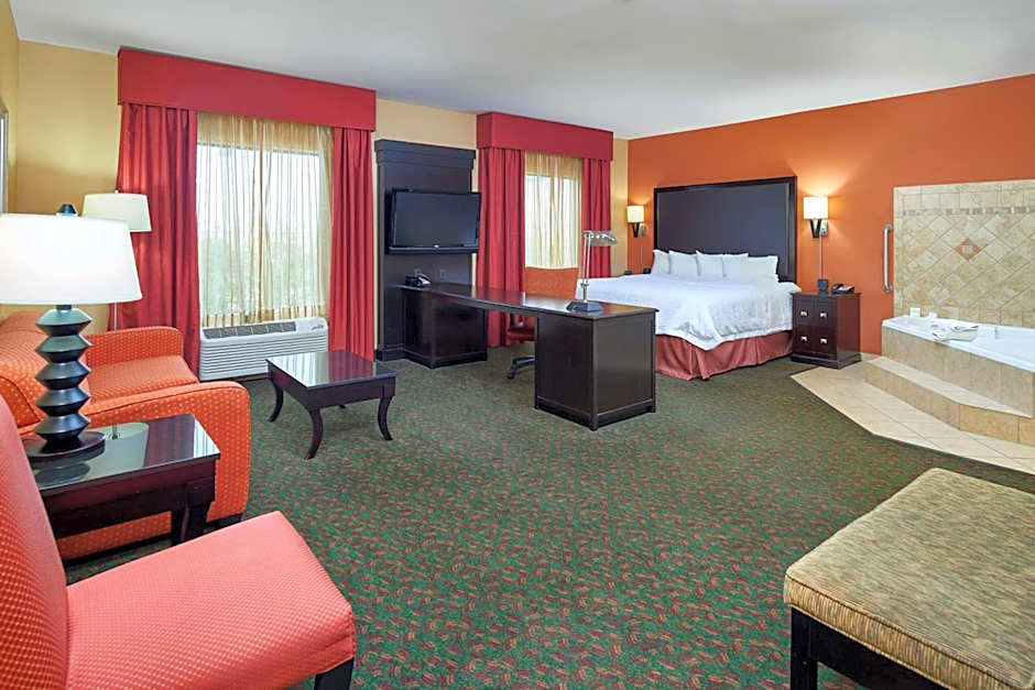 Hampton Inn & Suites Waco-South