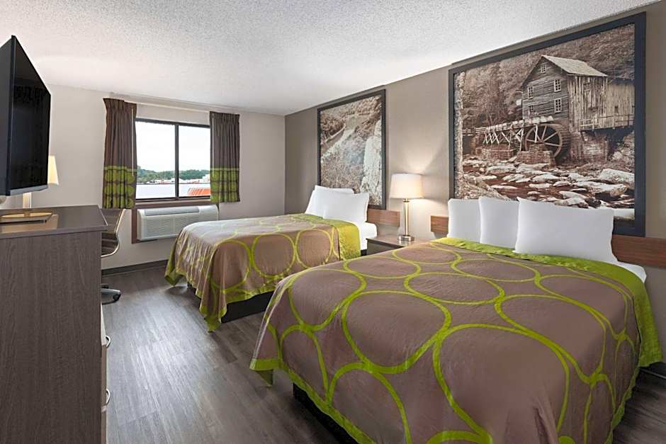 Super 8 by Wyndham Summersville