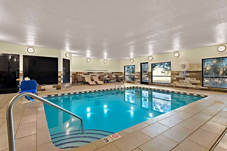 Comfort Suites   University