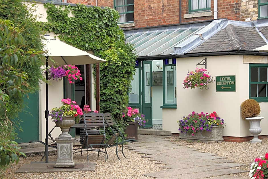 Brook Whipper-In Hotel