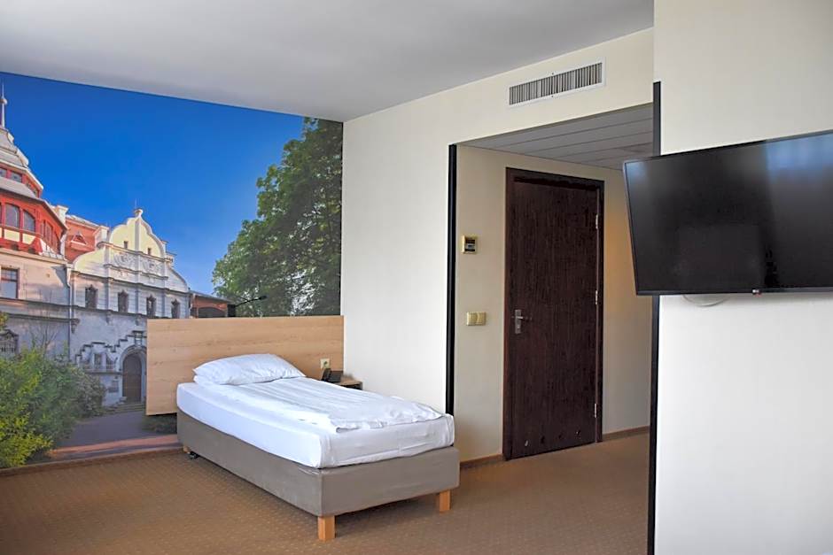 Iness Hotel