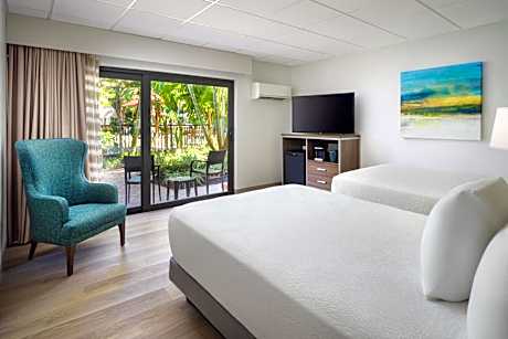 One-Bedroom Apartment with Two Double Beds and Bath Tub - Disability Access/Non-Smoking