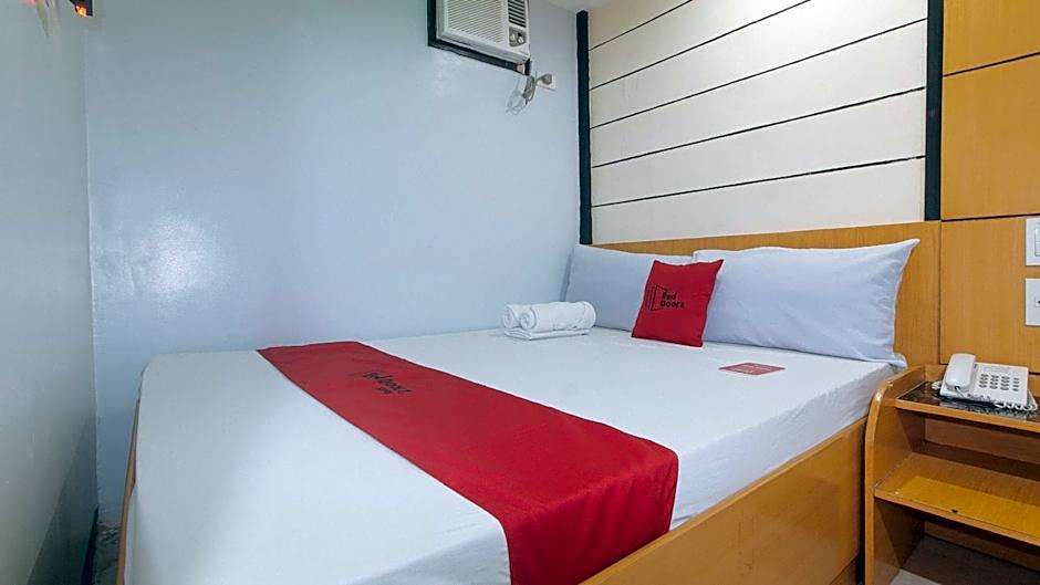 RedDoorz at Ranchotel Alabang