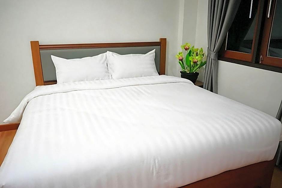 Tai-Shan Suites