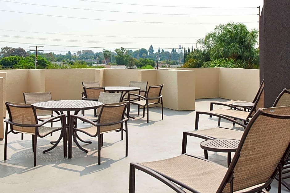 DoubleTree By Hilton Fullerton