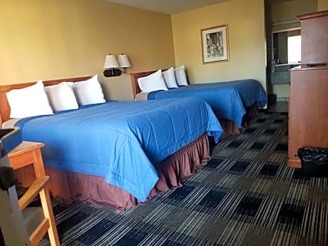 Queen Room with Two Queen Beds - Non-Smoking