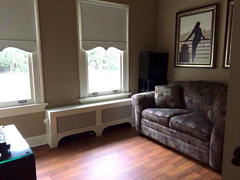 Crown Mansion Boutique Hotel & Villas