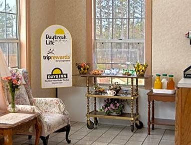 Days Inn by Wyndham Cornelia