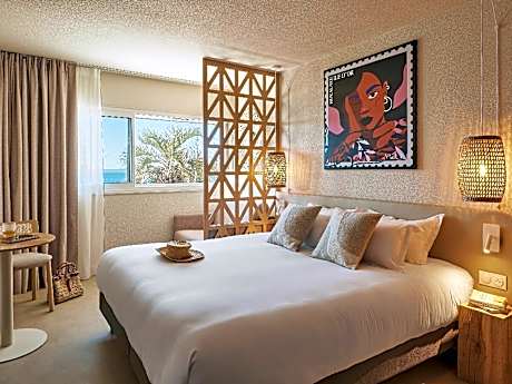 Classic Room With Double Bed And Sea View