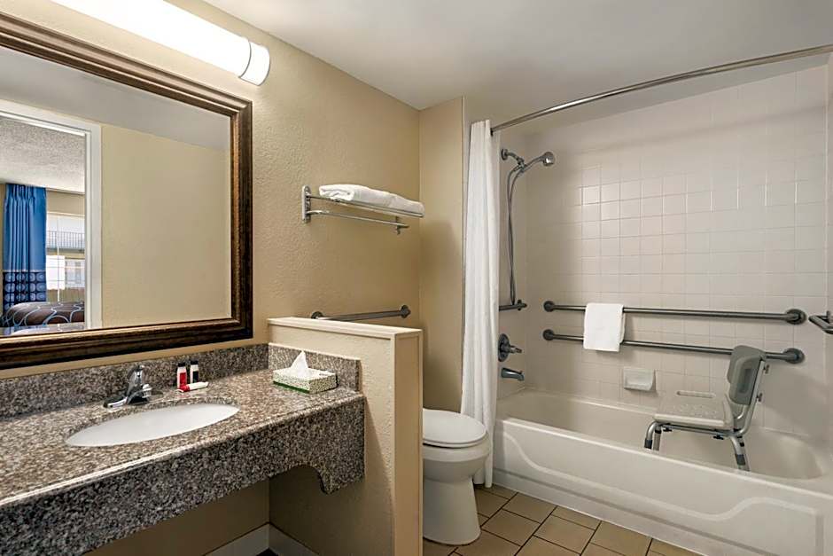 Super 8 by Wyndham Gulfport Near Biloxi