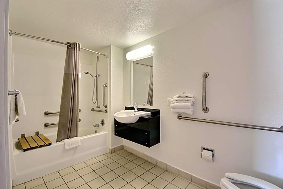 Motel 6-Laredo, TX - North I-35