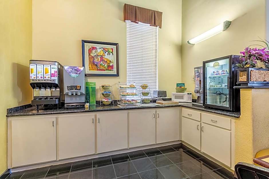 CasaBlanca Inn & Suites Houston - Spring