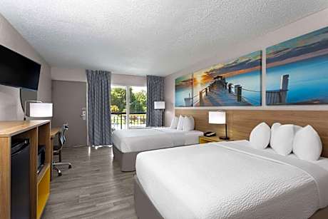 Double Room with Two Double Beds - Smoking