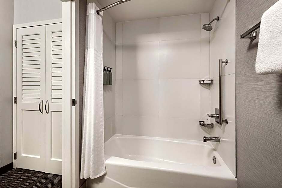 Courtyard by Marriott Memphis Airport