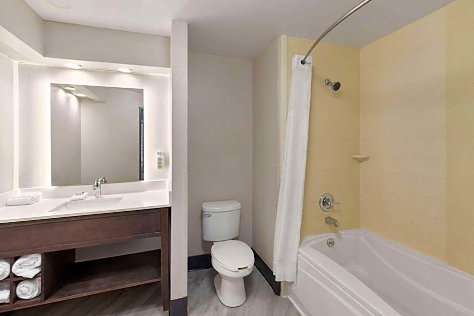 La Quinta Inn & Suites by Wyndham Goodlettsville
