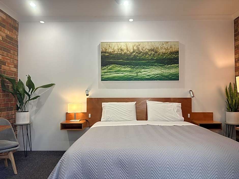 Edge Of The Forest Motel