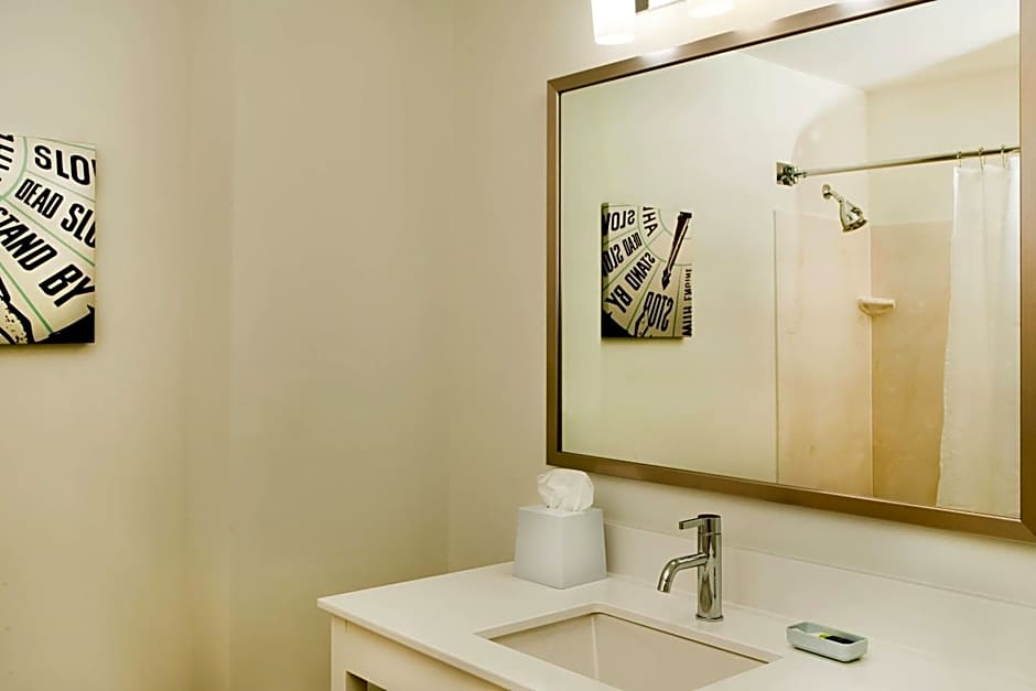 Four Points By Sheraton Louisville Airport