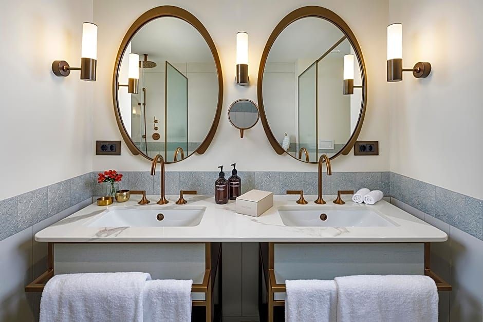 Small Luxury Hotel Ambassador a l'Opera
