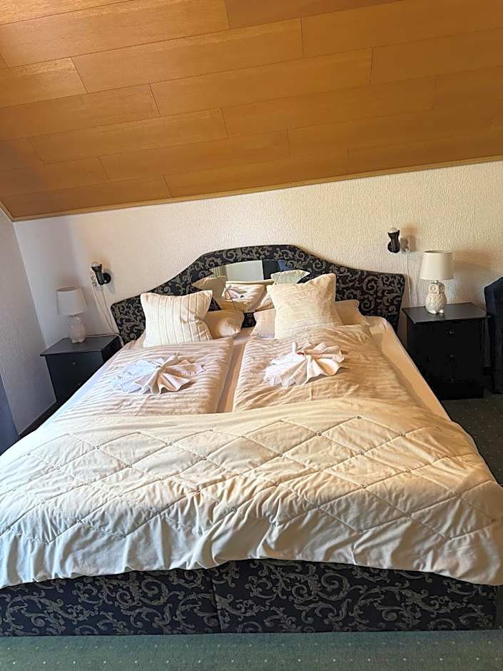 Foto 1 de 6 de Small Double Room
