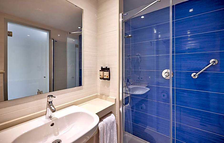 Universal Aparthotel Don Camilo