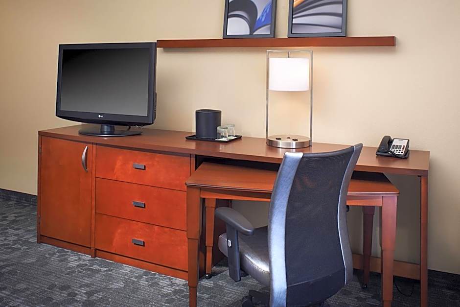 Courtyard by Marriott Rockford