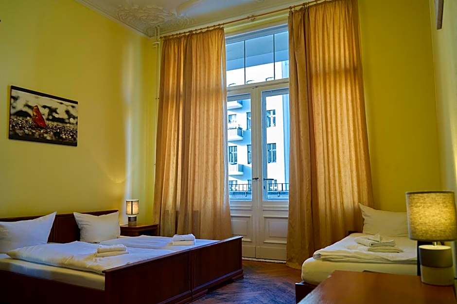 Hotel Pension Bernstein am Kurfürstendamm