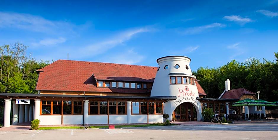 Piroska Csárda és Panzió