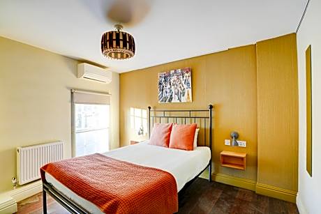 Savana Deluxe Room with Private Bathroom