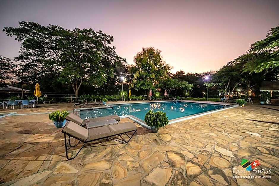 Tan-Swiss Lodge