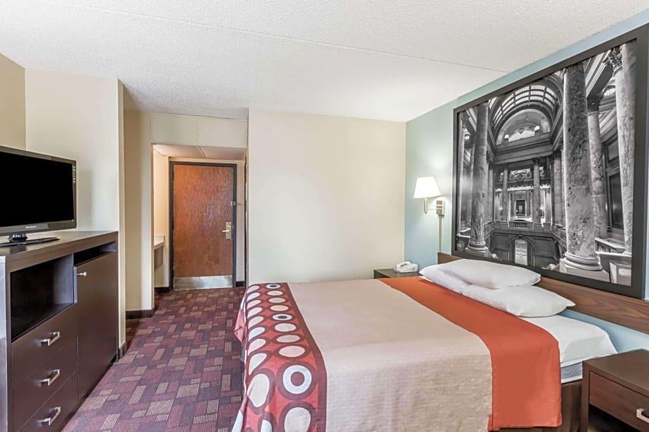 Super8 by Wyndham Luverne I90