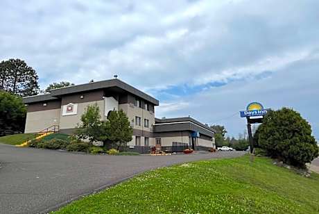 Days Inn by Wyndham Duluth Lakewalk