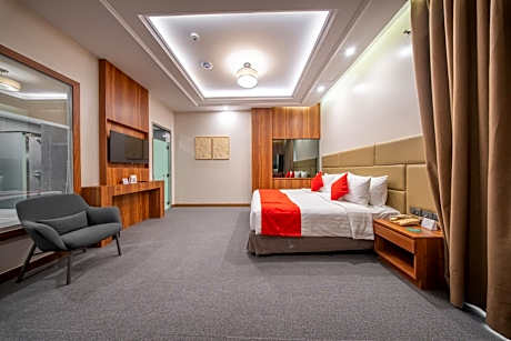 Executive King Suite with Bathrobe - Non-Smoking