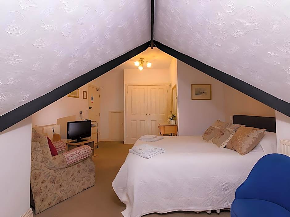 Crescent Lodge Guest House