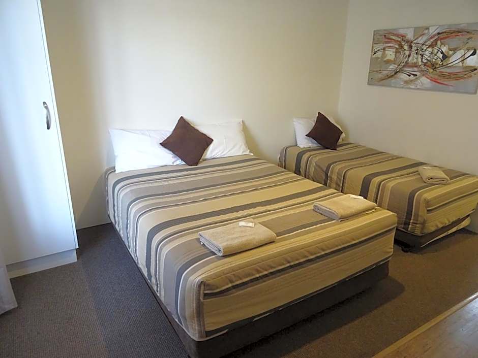 Centrepoint Motel