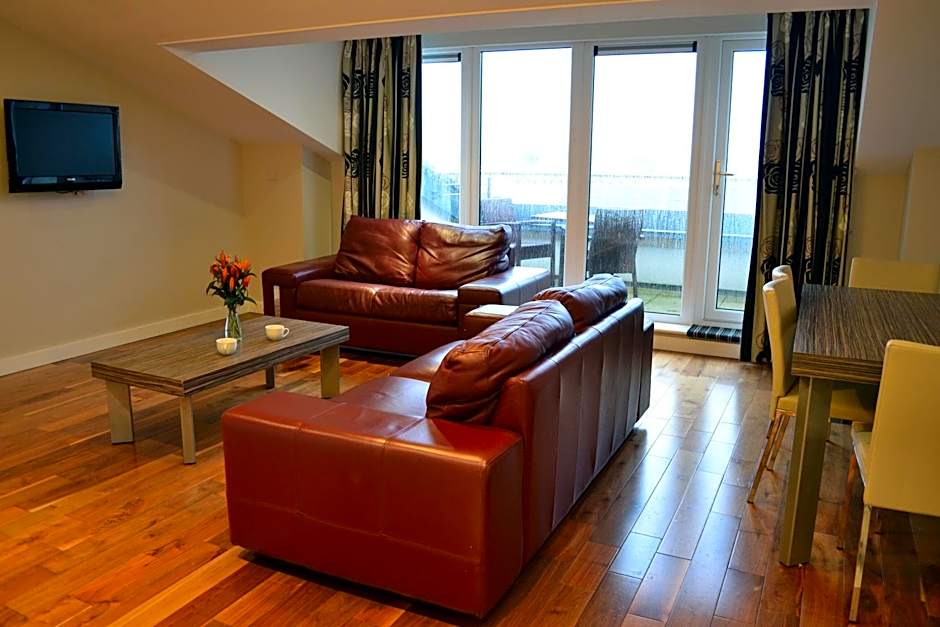 Carrick Plaza Suites and Apartments