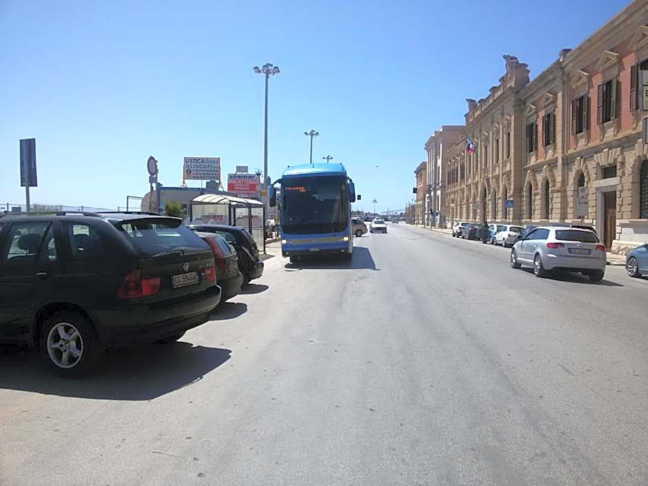 Almaran - Trapani port & city