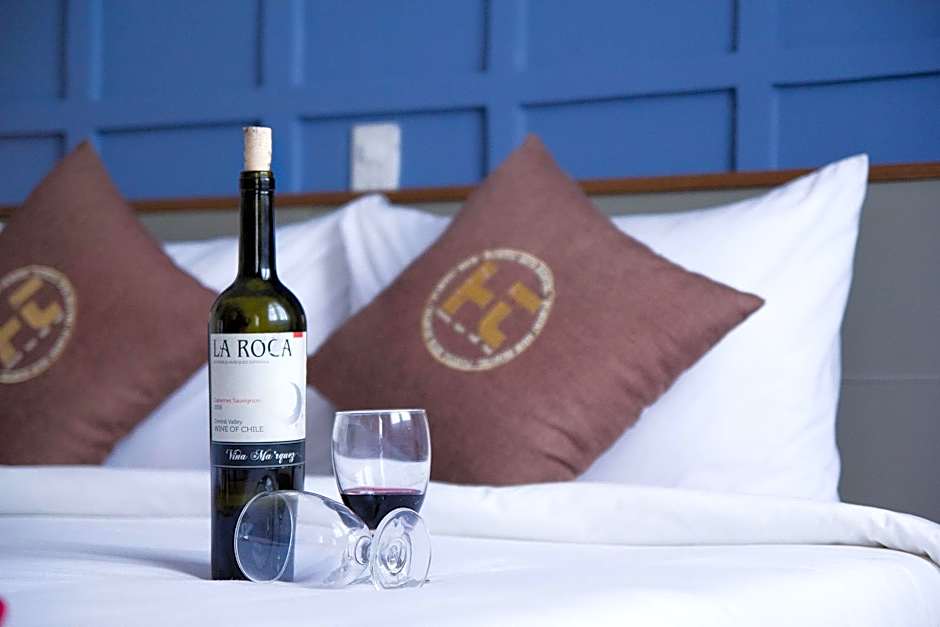 Poetic Hue Hotel & Spa