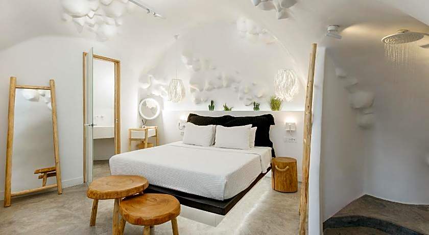 Theano Cave Suites & Villas