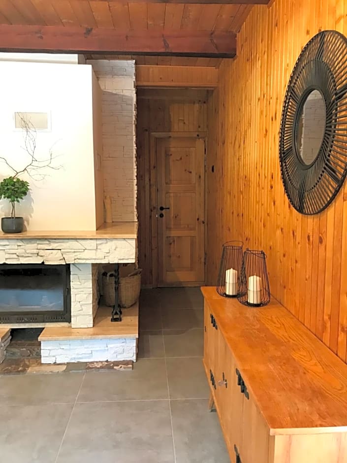 Dom letniskowy POŚRÓD KASZUBSKIEGO LASU