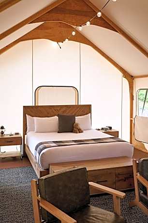 Mobility Accessible Glamping King w/Roll-in Shower
