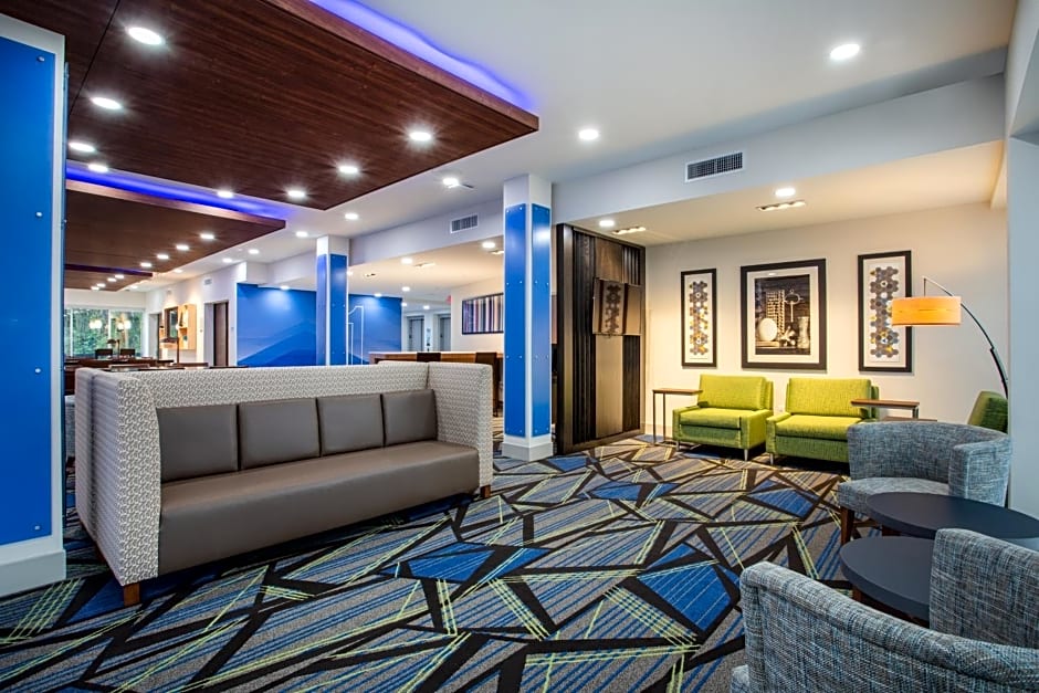 Holiday Inn Express And Suites Deland South