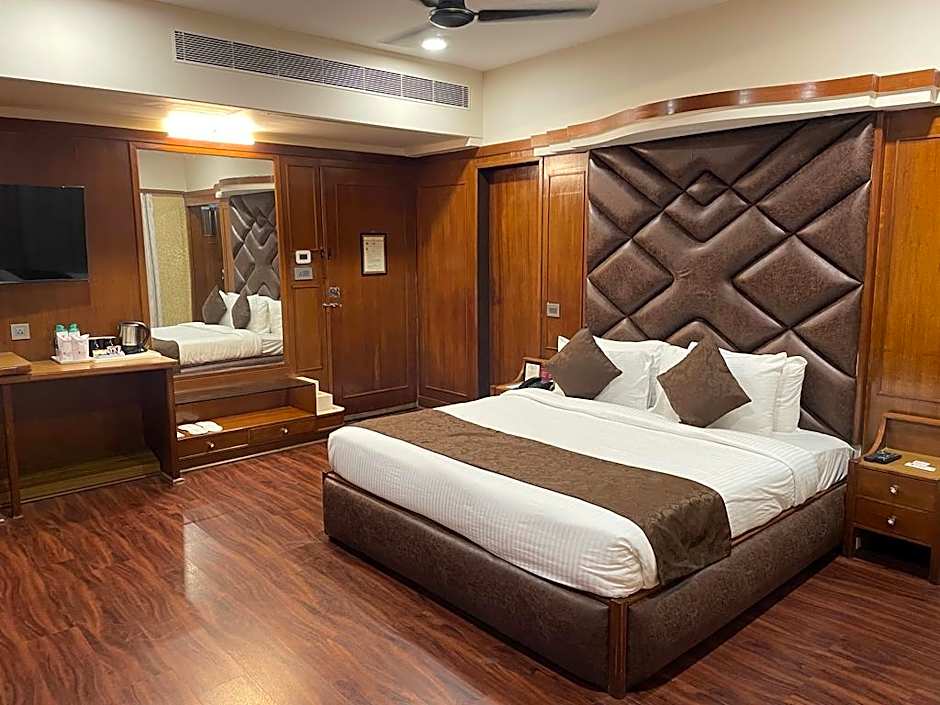 Hotel Rajmahal