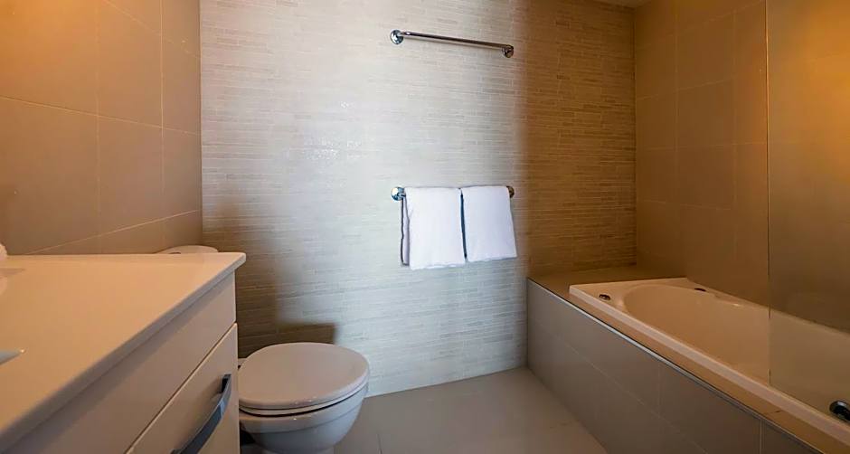 Photo 1 of 14 of Studio, Jetted Tub